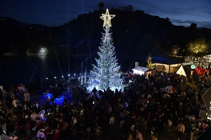 Bnachii Lake Christmas Tree Lighting 